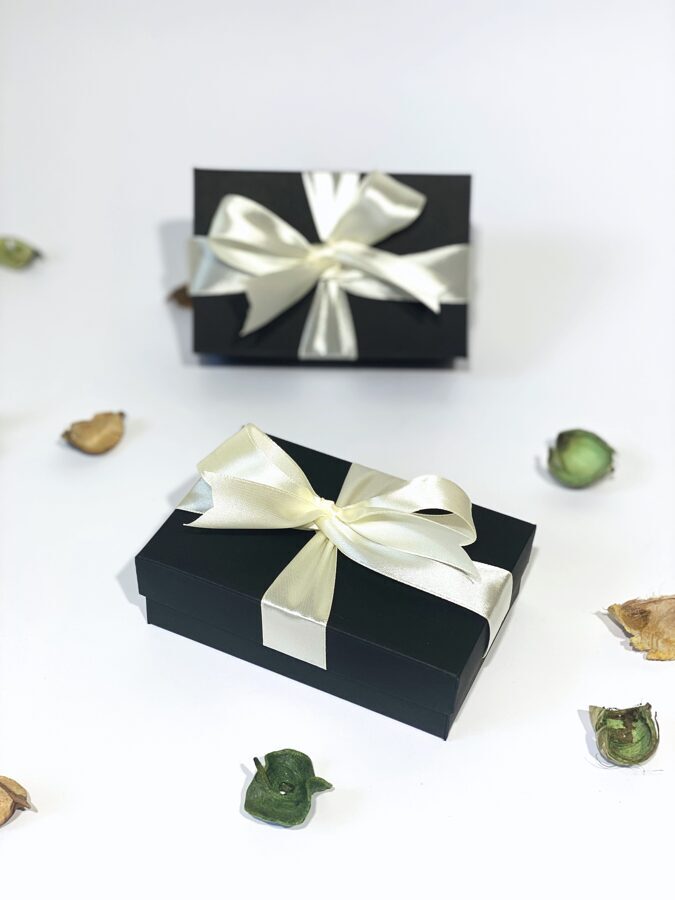 Small gift box with cream ribbon (11.5x7cm) - Gift boxes - Pindea